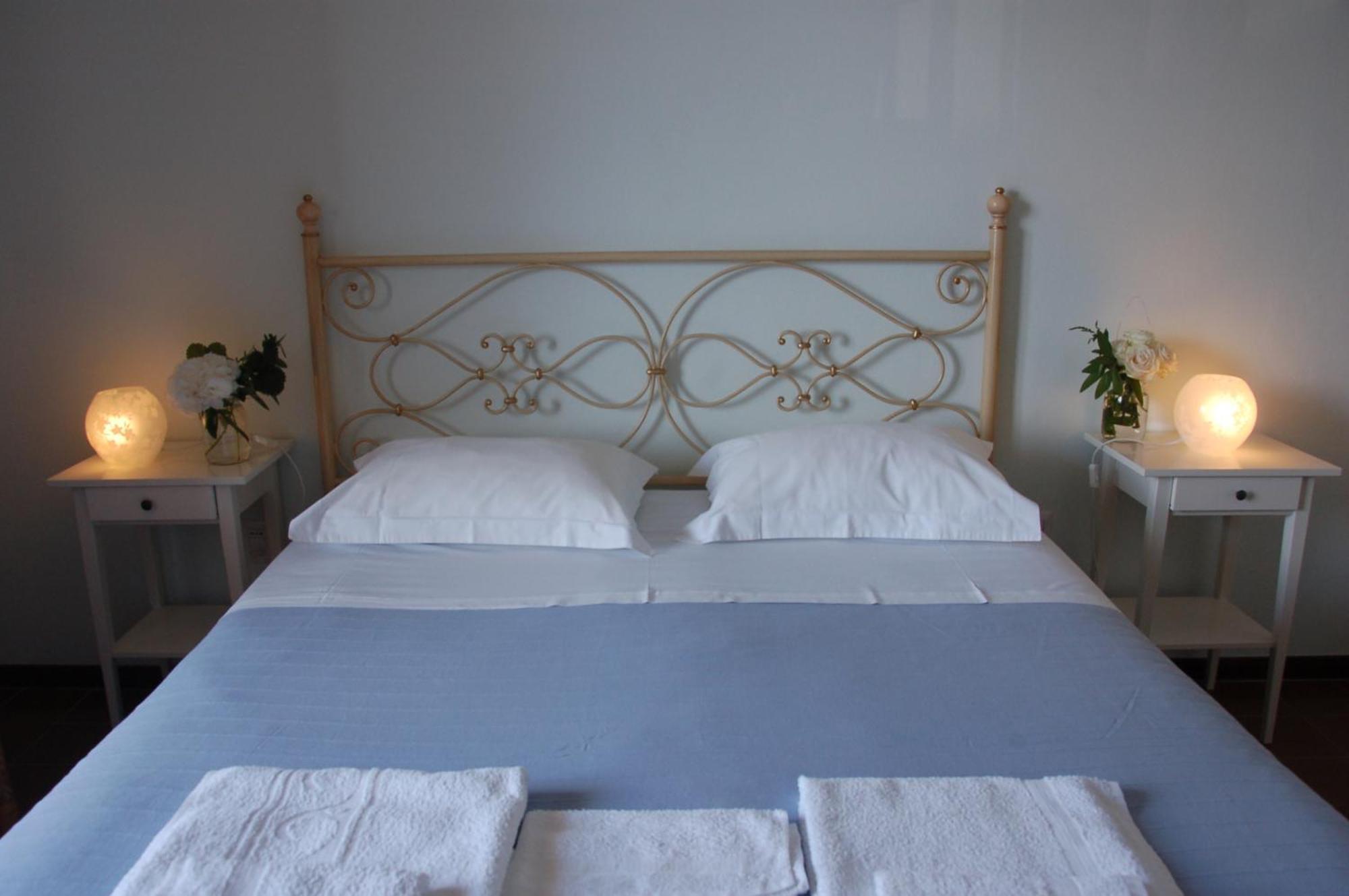 B&B Cherry En Rose Lezzeno Habitación foto