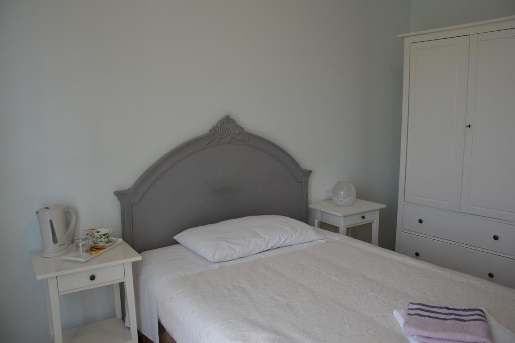 B&B Cherry En Rose Lezzeno Habitación foto